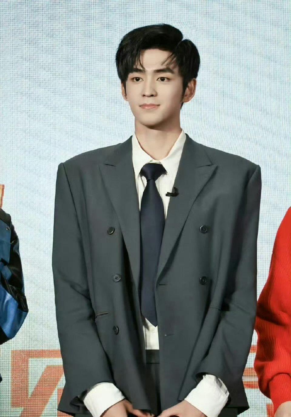 张卓尔资源声鸣远扬跨年晚会同台飙歌，声生不息再续精彩，这排面拉满！ 