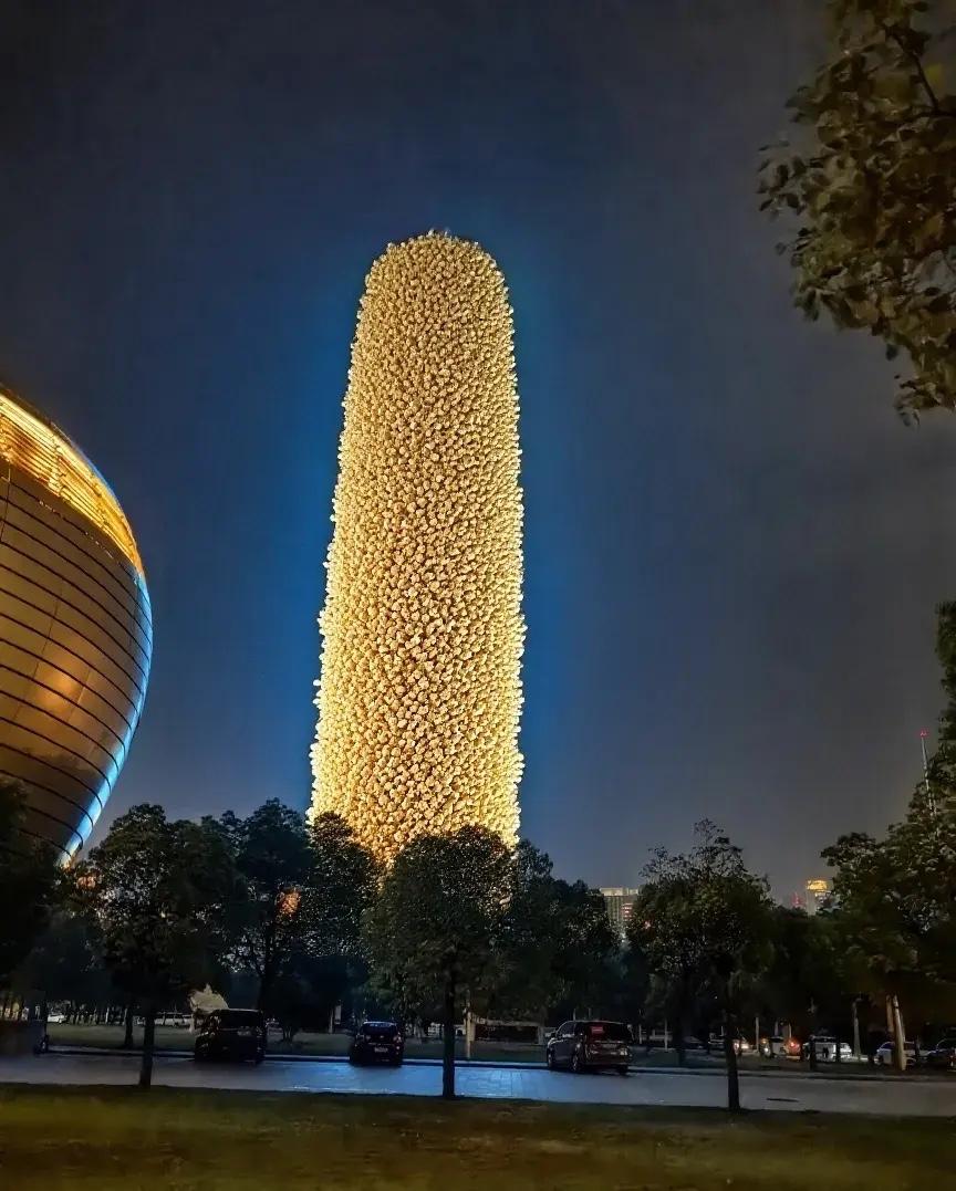 河南有多热
      可能热到超乎你想象，玉米楼都被热成爆米花楼了。
    