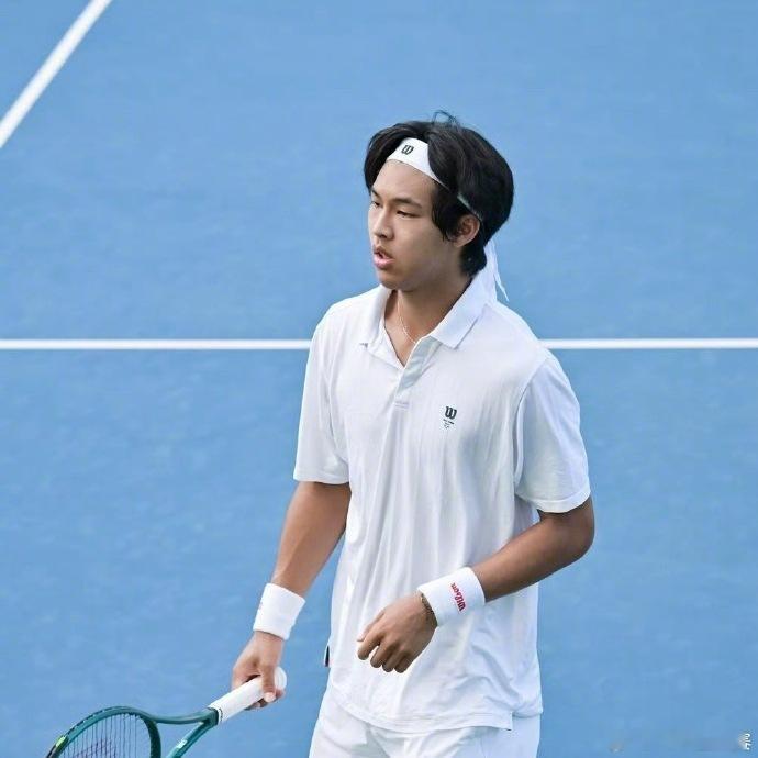 周意晋级首尔挑战赛四强 ATP挑战赛首尔站1/4决赛，周意7-6(6)、6-3击