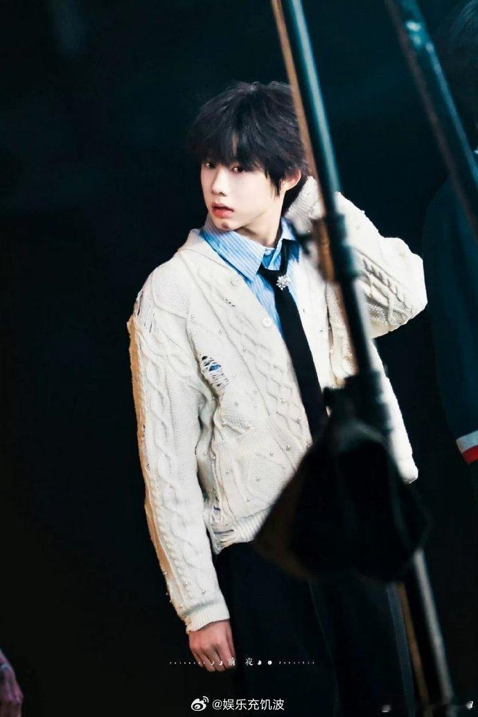 陈奕恒正式回归TF四代陈奕恒回归 TF 四代训练啦！慢慢来不着急，先适应节奏再惊