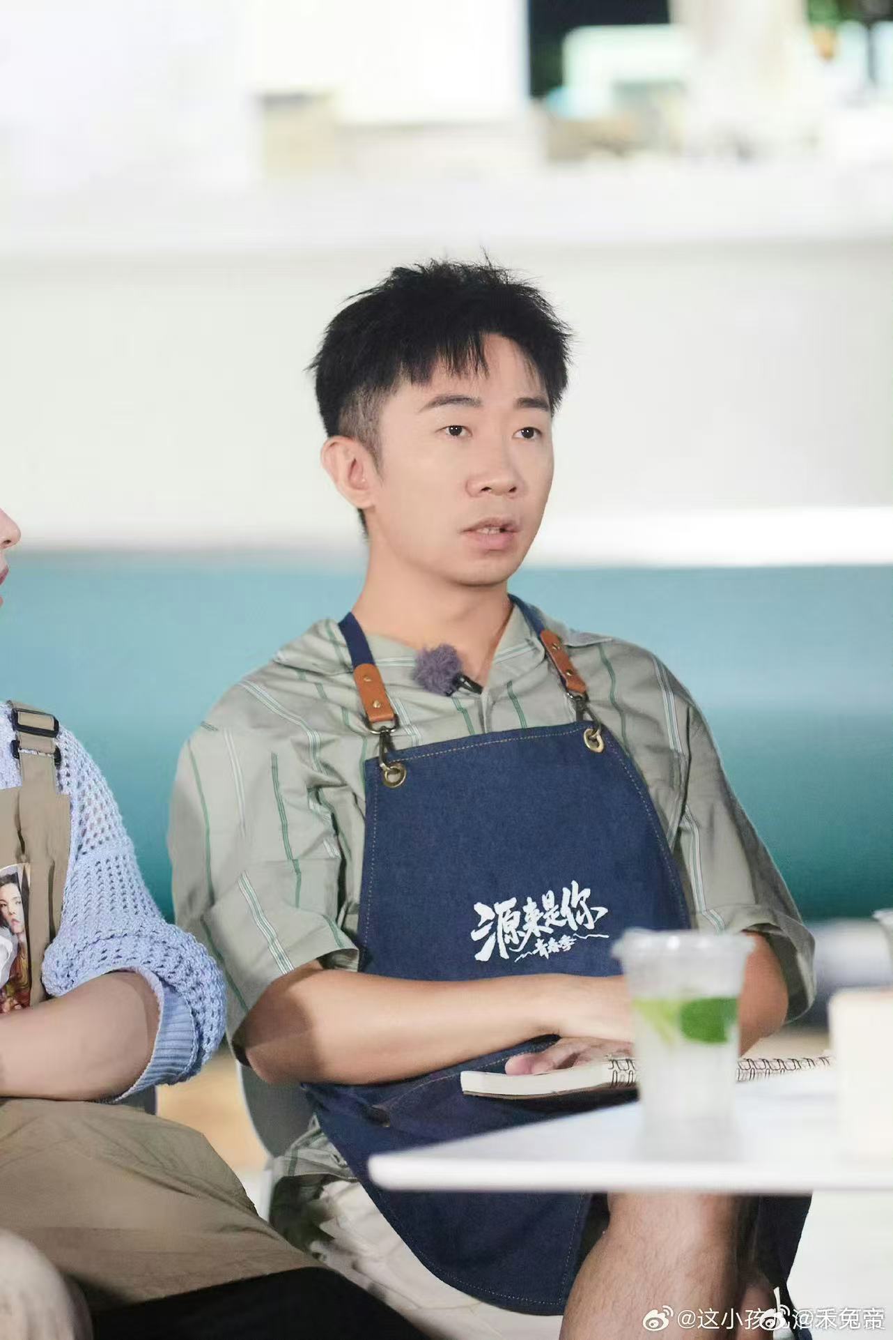 杨迪细节见人品很多温柔都藏在细碎举动里。懂得照顾他人情绪，待人真诚懂得共情，不张
