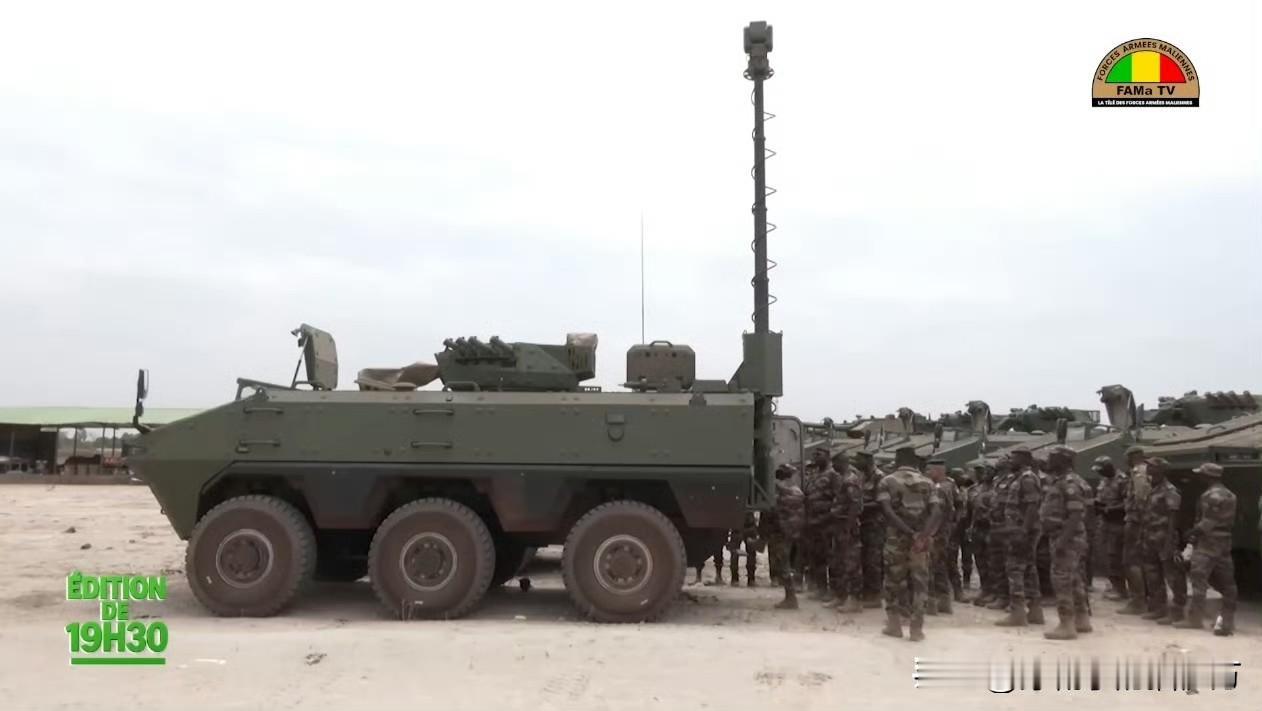 [呲牙] 这装甲车挺“洋气”的嘛——VN-22是中国北方工业公司研发的新一代外贸