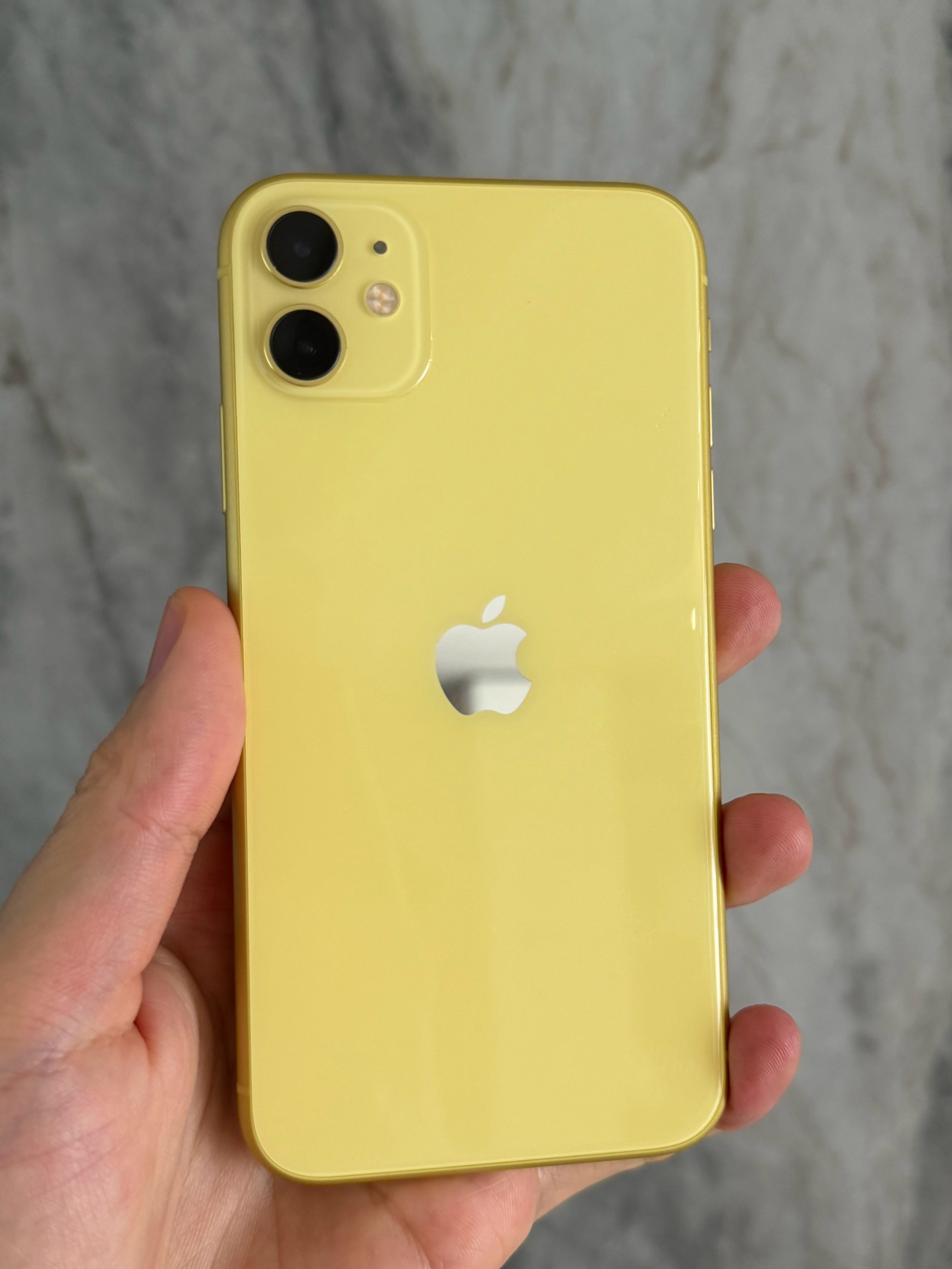 谁能想到 iPhone至此之后 再无LCD抽屉里翻出来一台 百感交集 