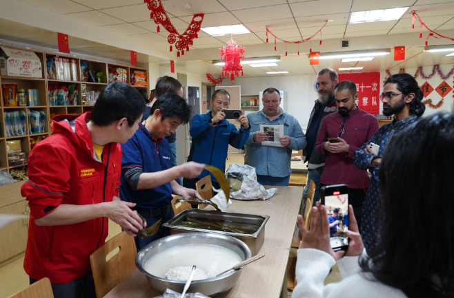 韩国节目组到访南极，对比中韩科考站后内心破防，终于明白什么叫大国实力！近期，一档
