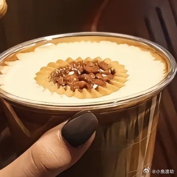 关于思念手机里存着一段语音，三秒钟，只有一句“到了，放心”。那是他每次到站后发给