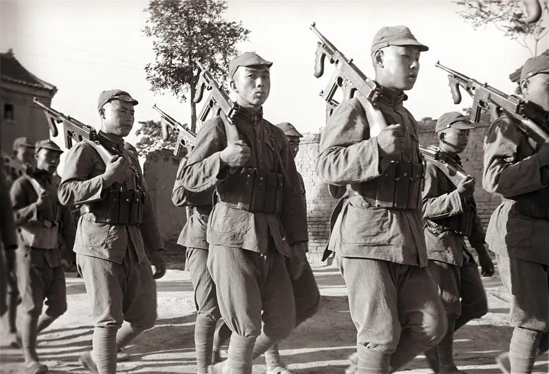 1936-1937年，《泰晤士报《》摄影记者哈里森·福尔曼在陕西采访红军时拍摄的