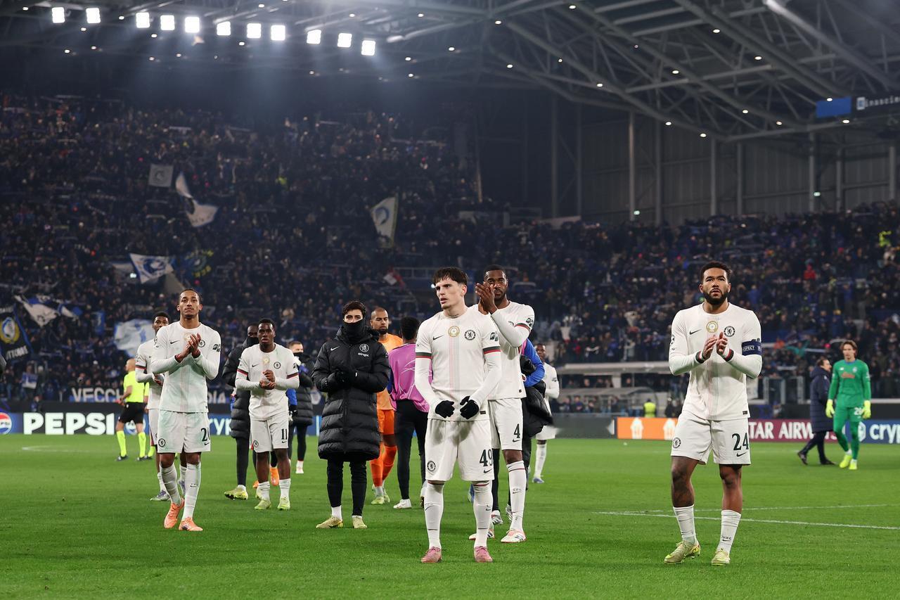 一脚急刹车

切尔西各项赛事4场不胜：

切尔西 1-1 阿森纳🤝
利兹联 3