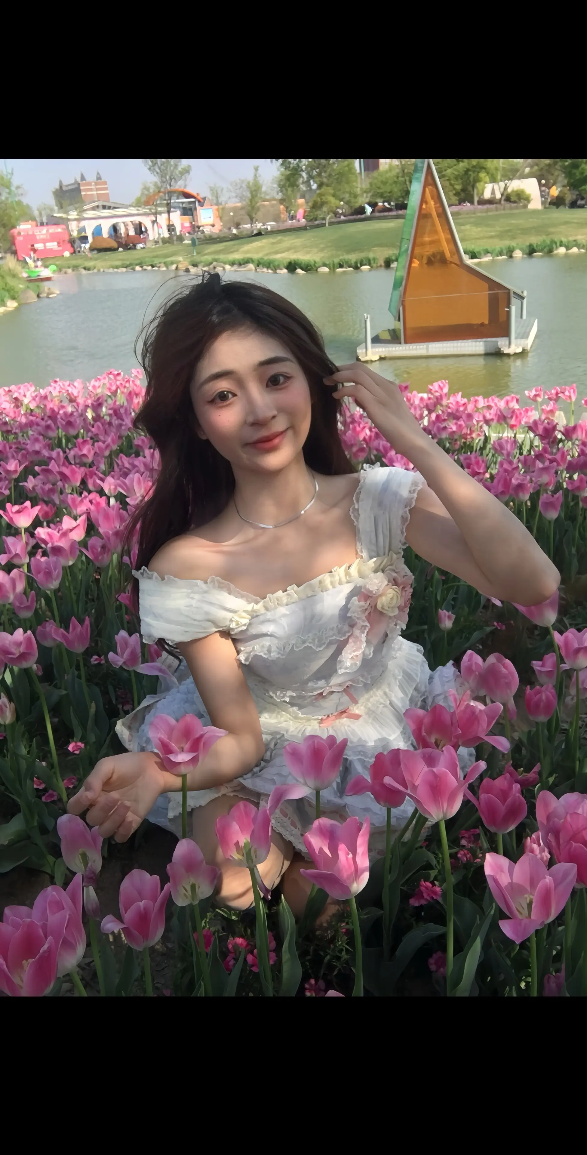 后来 我遇到了哭泣时能承载我肩膀的人