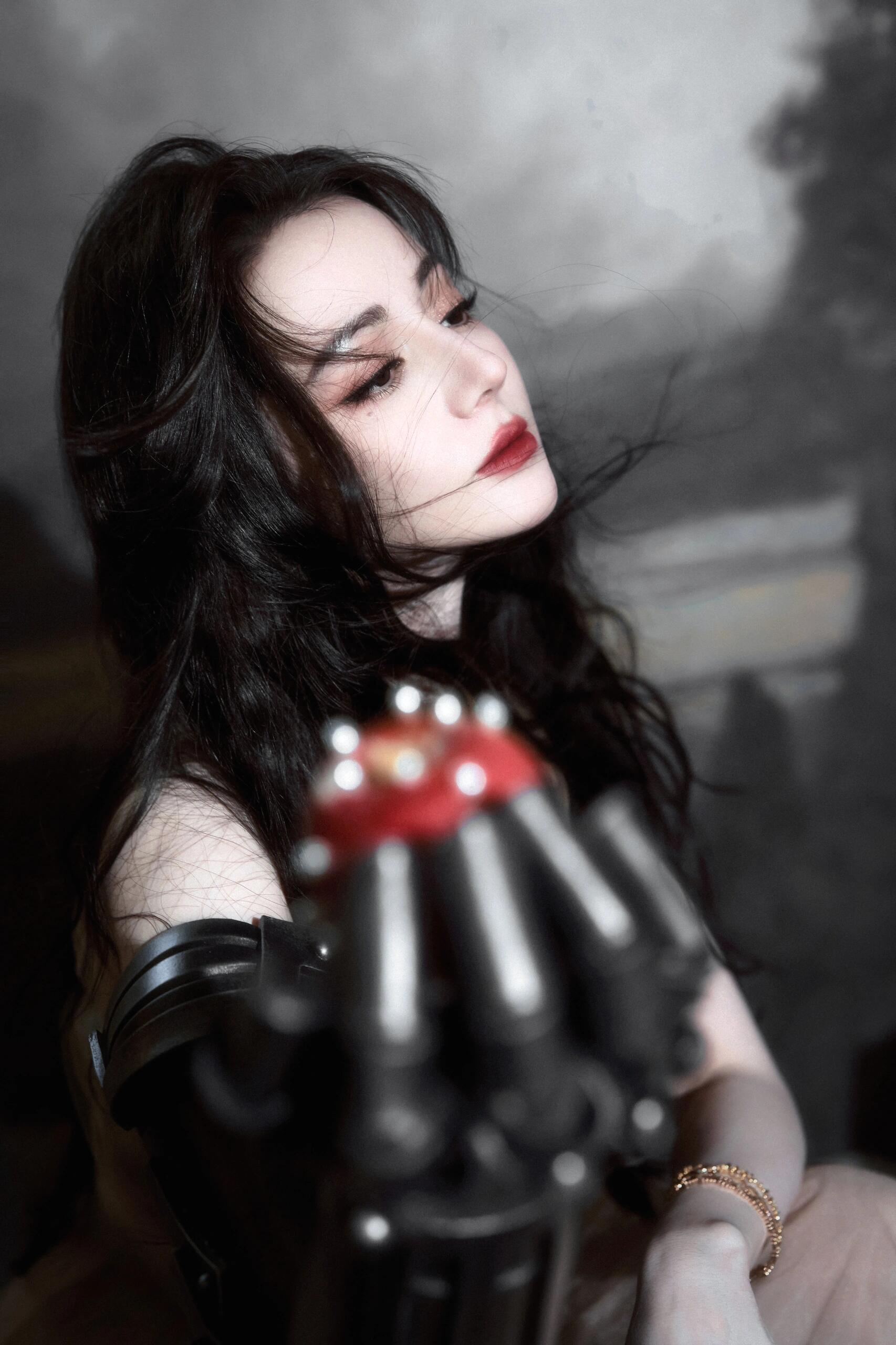 枭起青壤 最大的问题是剧情我自愿加入南山猎人队，成为迪丽热巴聂九罗的战友，一起誓