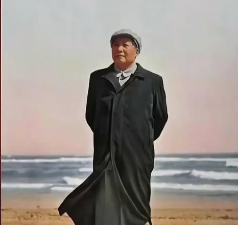 毛主席的生活管家最难干，吴连登回忆说：他的工资不够家里花。
 
吴连登在毛主席家