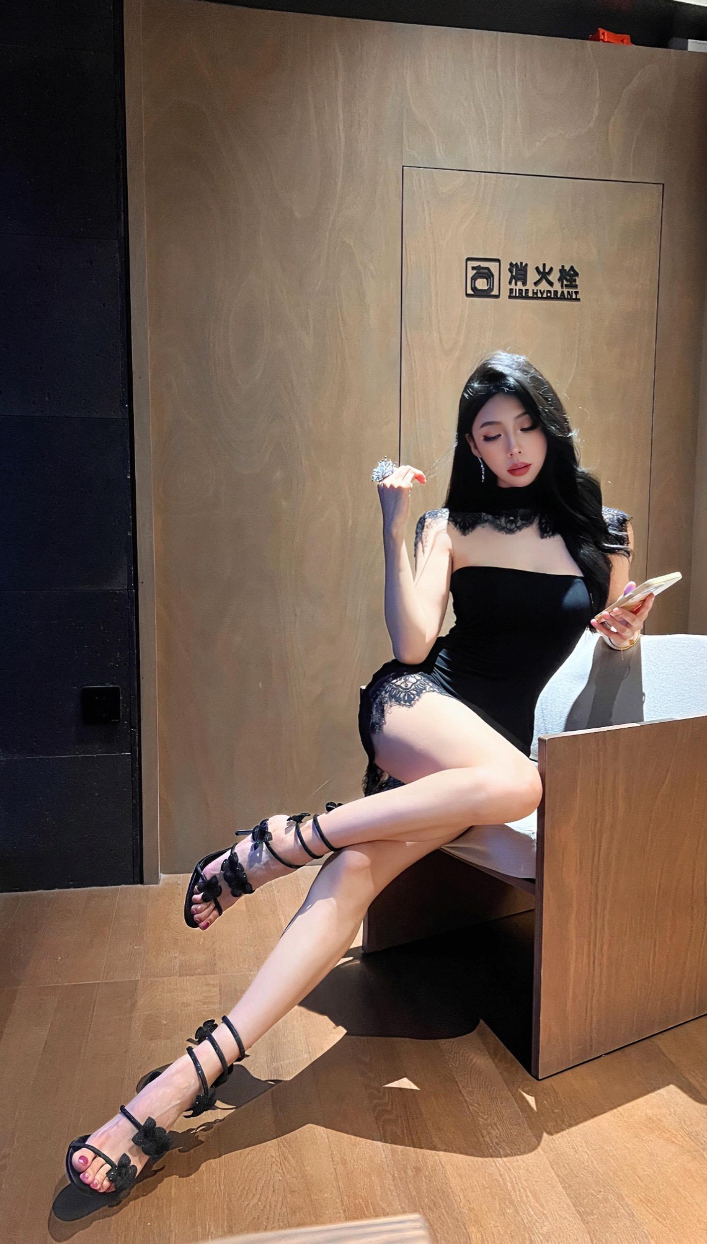 露水情缘吗 其实连情都没有 却硬要说假意里参杂了一丝真心