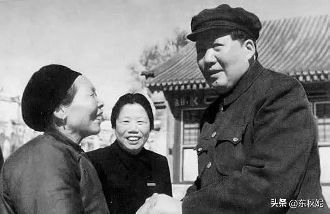 中南海，接见黄继光母亲时，教员动情的说：“你牺牲了一个儿子，我也牺牲了一个儿子，