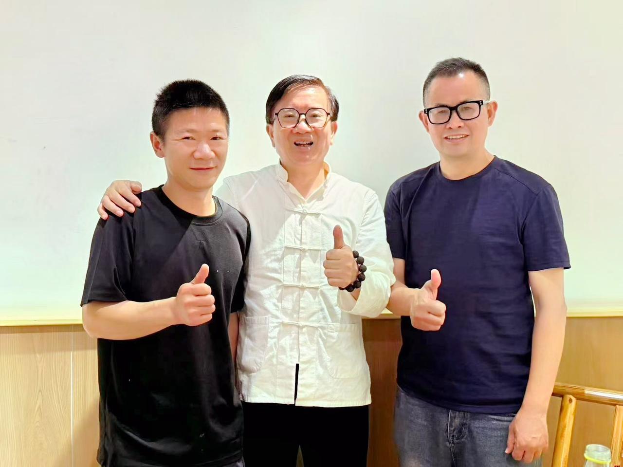 唐小炒：在镬气与哲理间，寻回儿时的味觉记忆

在长沙的街头巷尾，餐饮不仅是果腹之