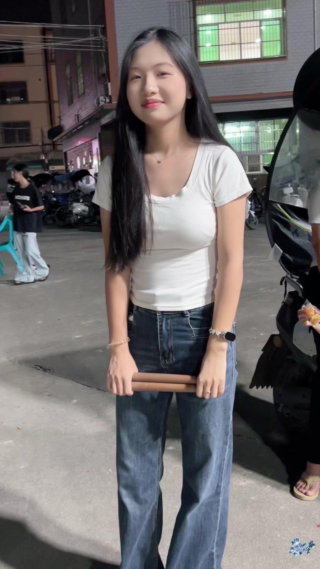 你们怕她手中的鼓锤吗？🥁河浦锣鼓女孩黄梓涵手挥鼓锤的样子超飒，把潮汕大锣鼓的精