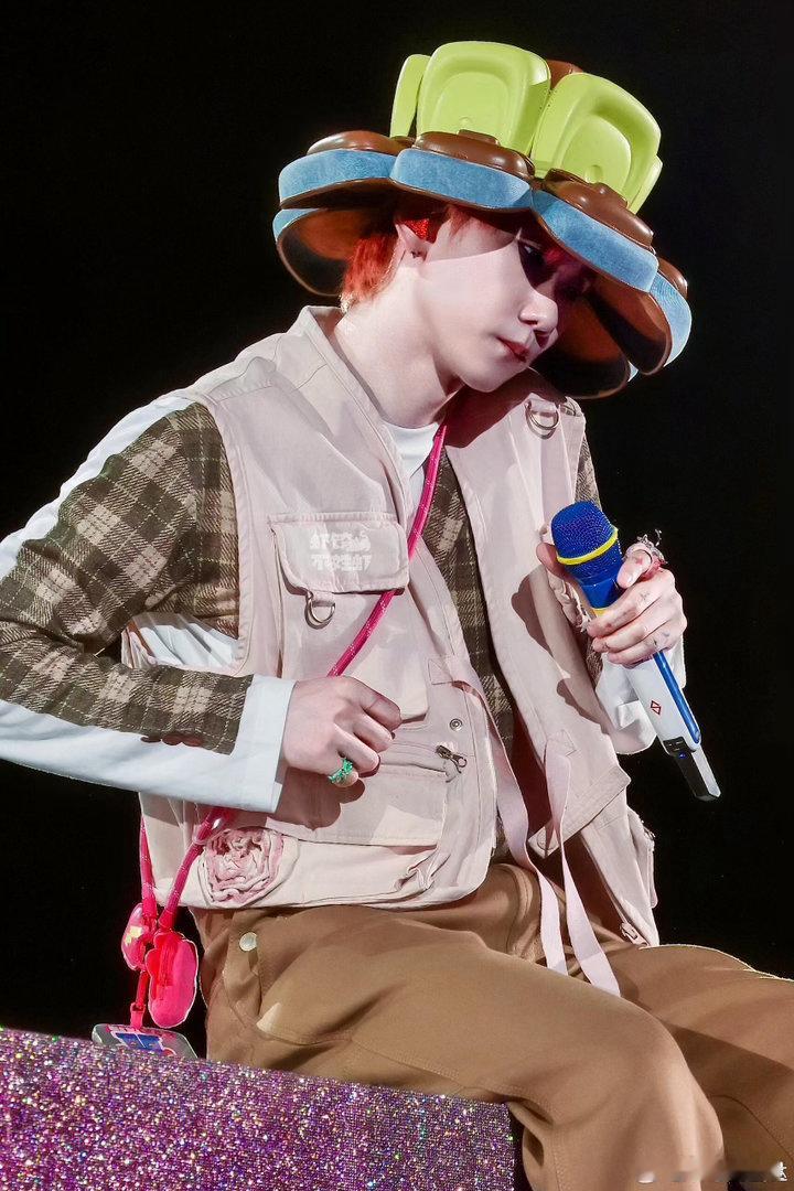 汪苏泷就是这样很火人又很好坐拥超高巡演热度的汪苏泷，始终留意着粉丝细碎的需求。西