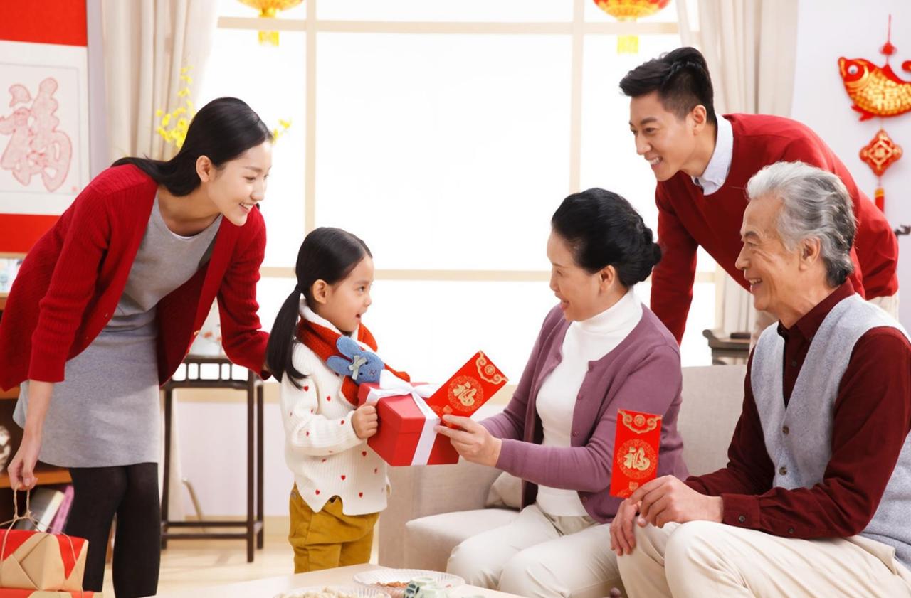 现代的“六亲不认”是哪六亲？

第六个亲:   子女亲

第五个亲:   父妻亲