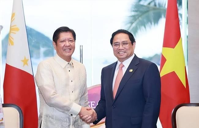 在短短的半个月内，越南高层的脚步频繁地踏入中国的土地，如此密集的访问，不禁让人猜