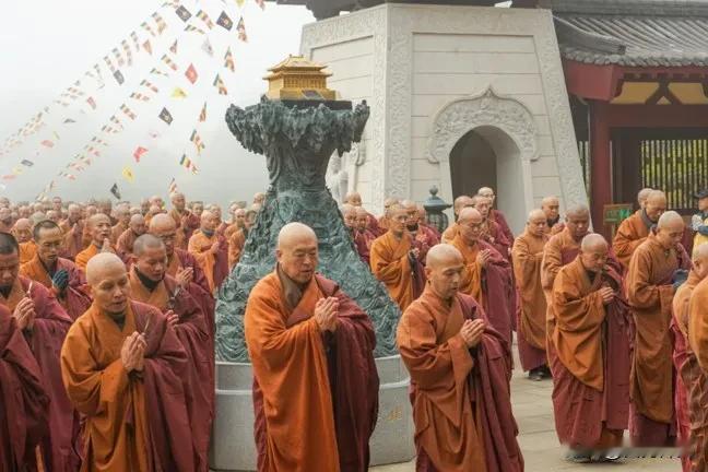 报恩的药材

雷音寺住持突然得了重病，请了许多郎中用了好多药都不见好转，后来一郎