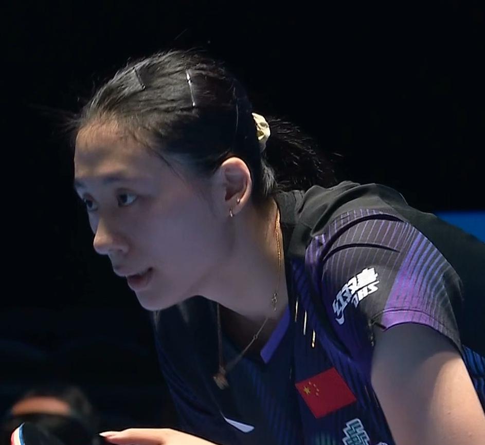 2月5日，海口亚乒小组赛第二轮，陈熠1-3不敌桥本帆乃香
首局陈熠10-8局点，