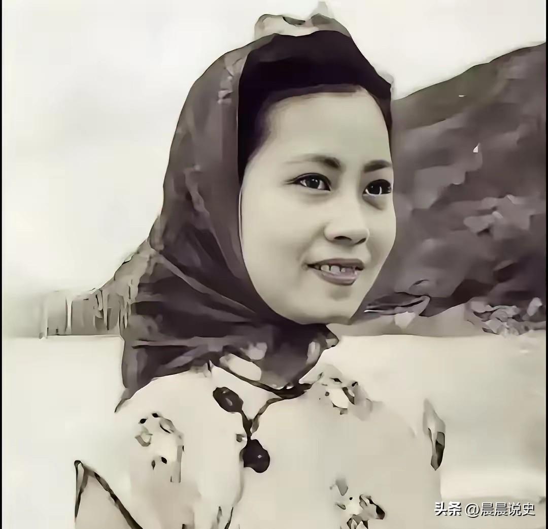 一笑藏风骨：19岁女情报员纵身赴江，留给敌人最后的震慑
 
1943年，东江纵队