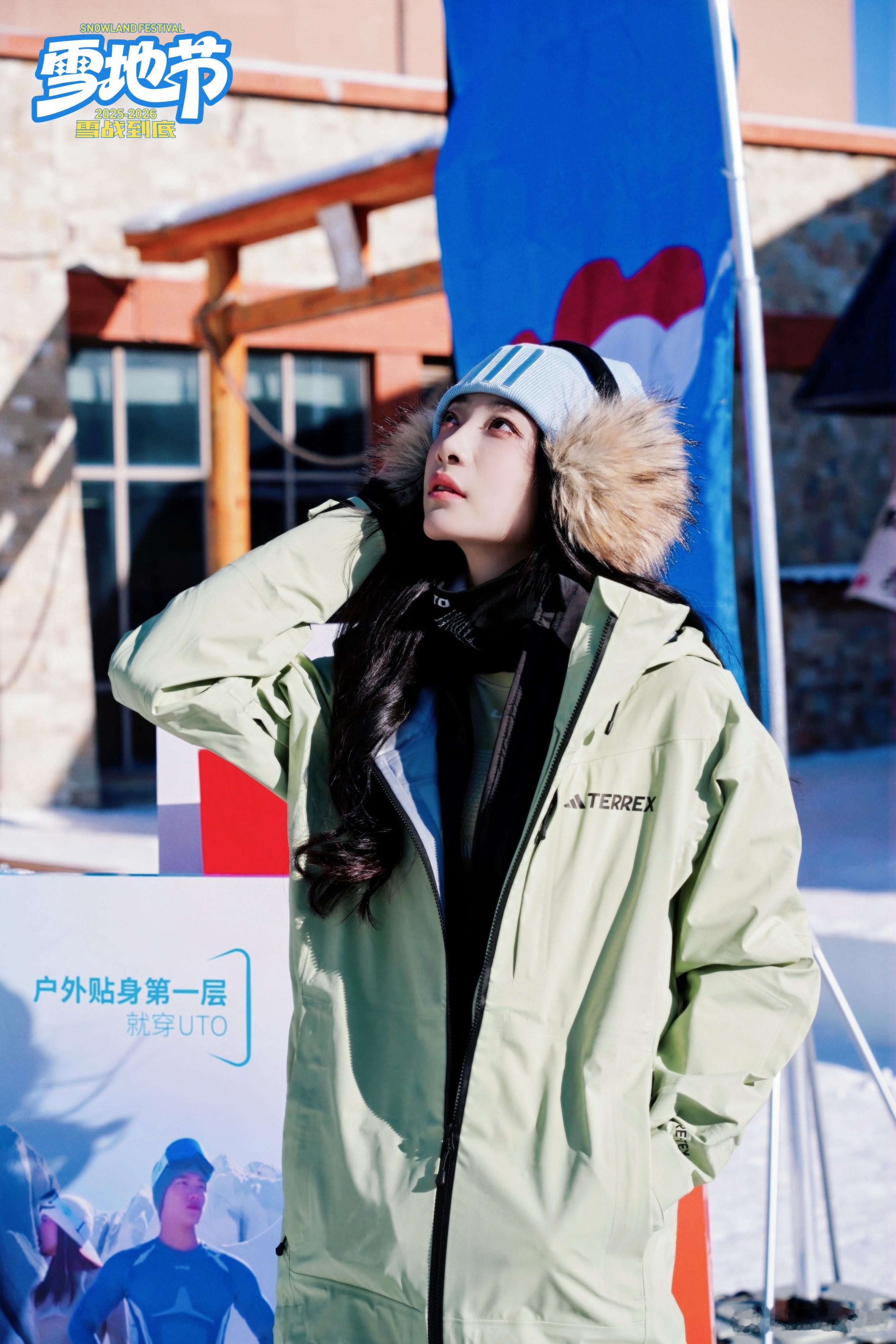 新奇感受，冷冷热热。第一次感受零下30度。冷加热情～❤️下次再来。胡麟鹏微博雪地