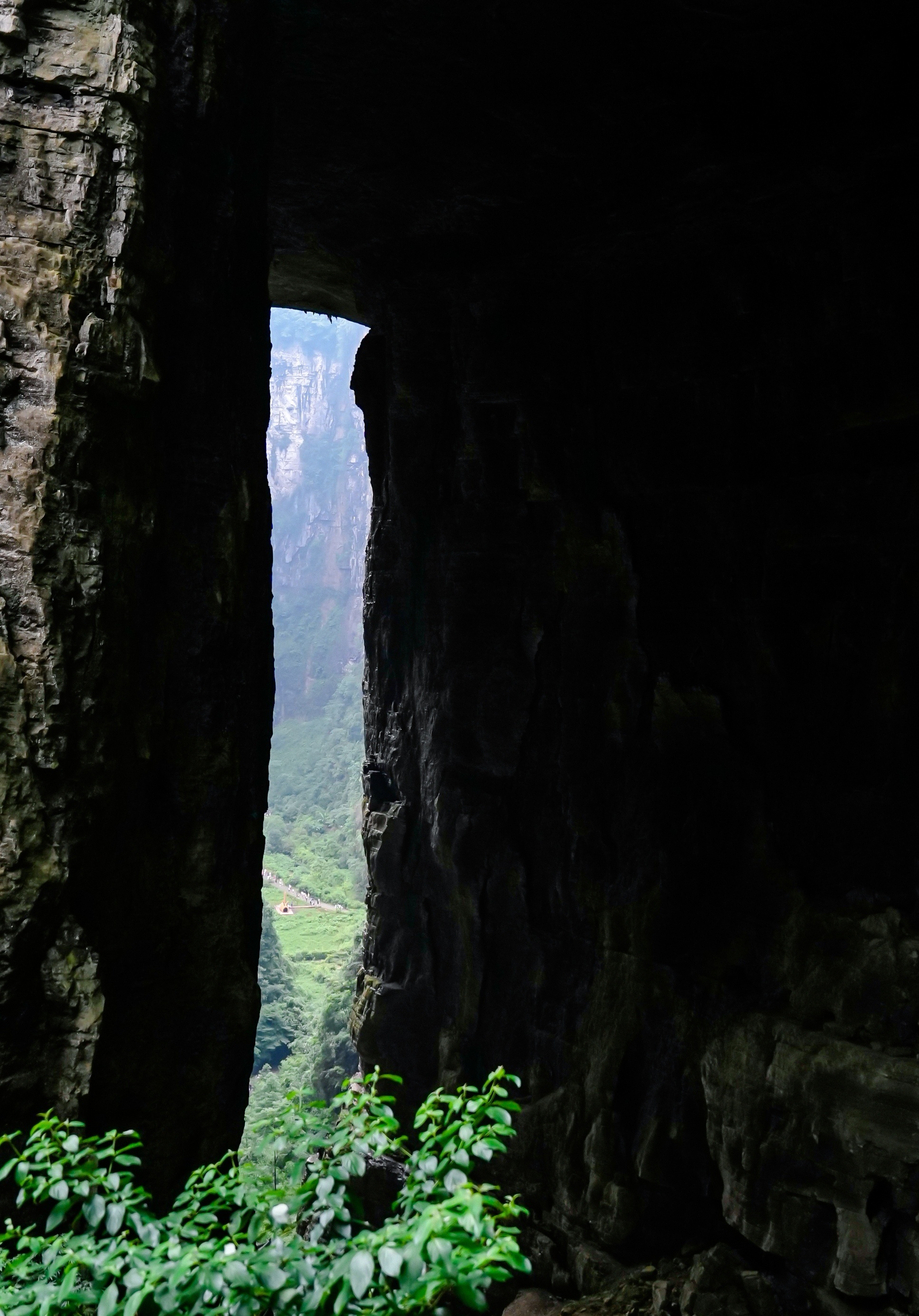 #渝风逐夏 足梦武隆# 重庆天生三桥，是大自然赋予人类的一处天然景观，令人感叹不