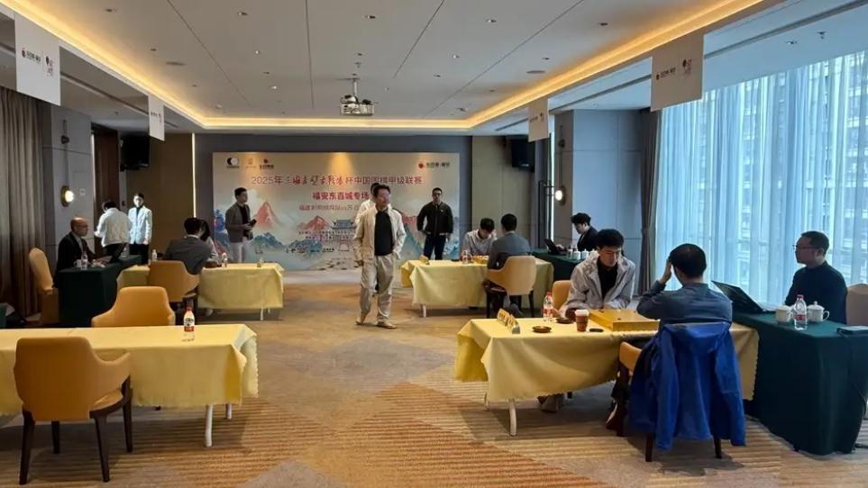 围甲联赛~
苏泊尔杭州稳居榜首
檀啸十连胜一骑绝尘


11月19日，27届赤壁