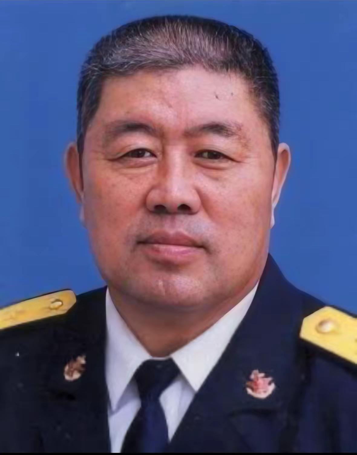 这是一个令人沉痛的消息。
南海舰队司令员王永国离世了。
他在任期间，扎根海防默默