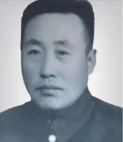 1945年，一东北抗联战士不幸被日军抓捕，惨遭日军毒打。可没过多久，他竟然击毙日