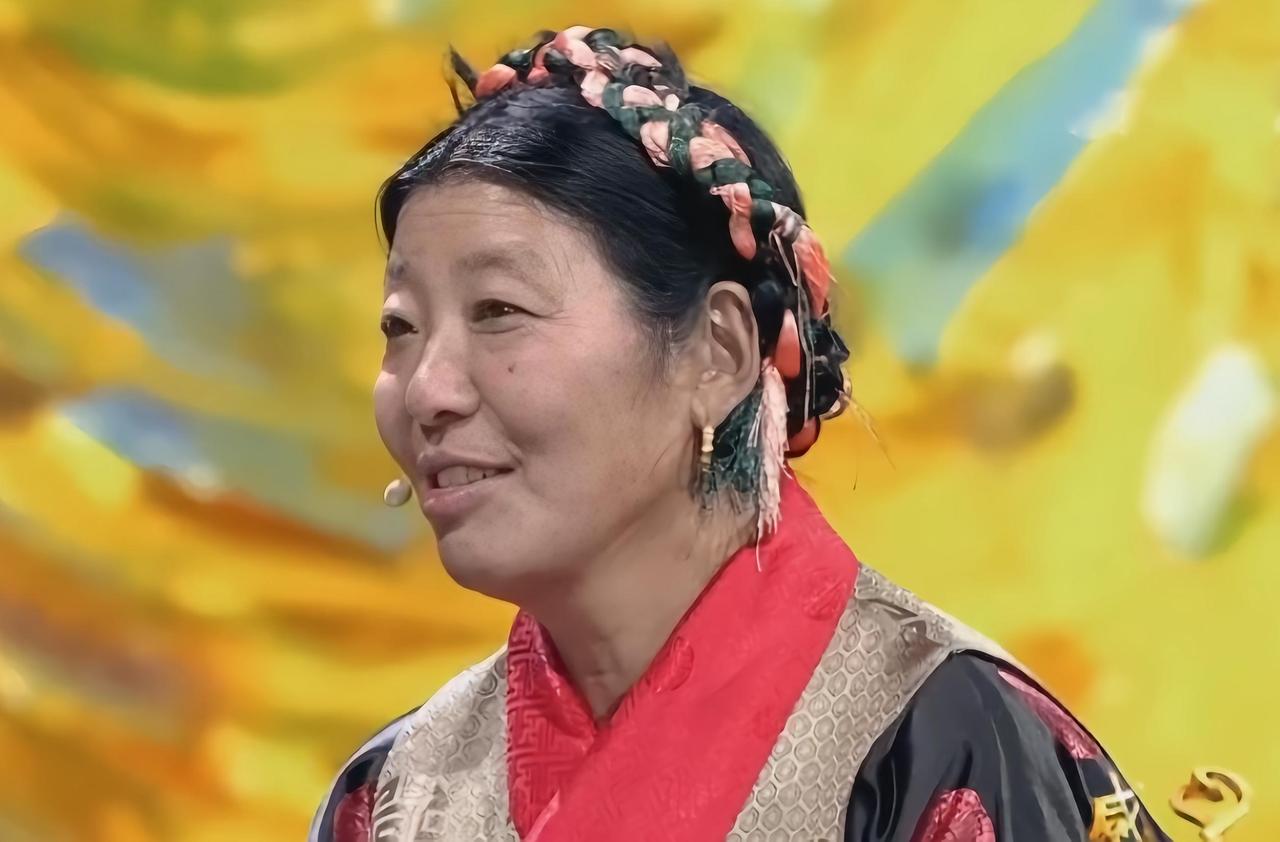 央宗，女，藏族，中国共产党党员，1963年5月出生，山南市玉麦乡人。西藏自治区山