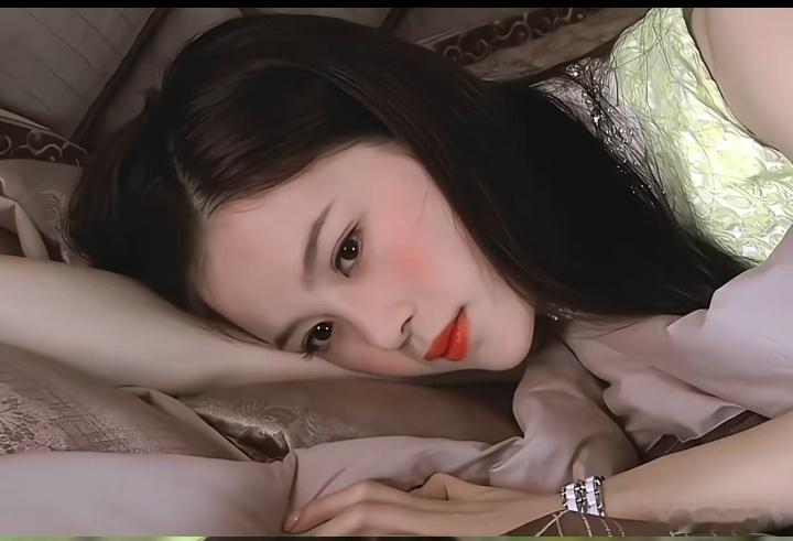 赵樱子do高颅顶早期林多美多灵啊，现在高颅顶是有了，辨识度没了。不是不能变美，是