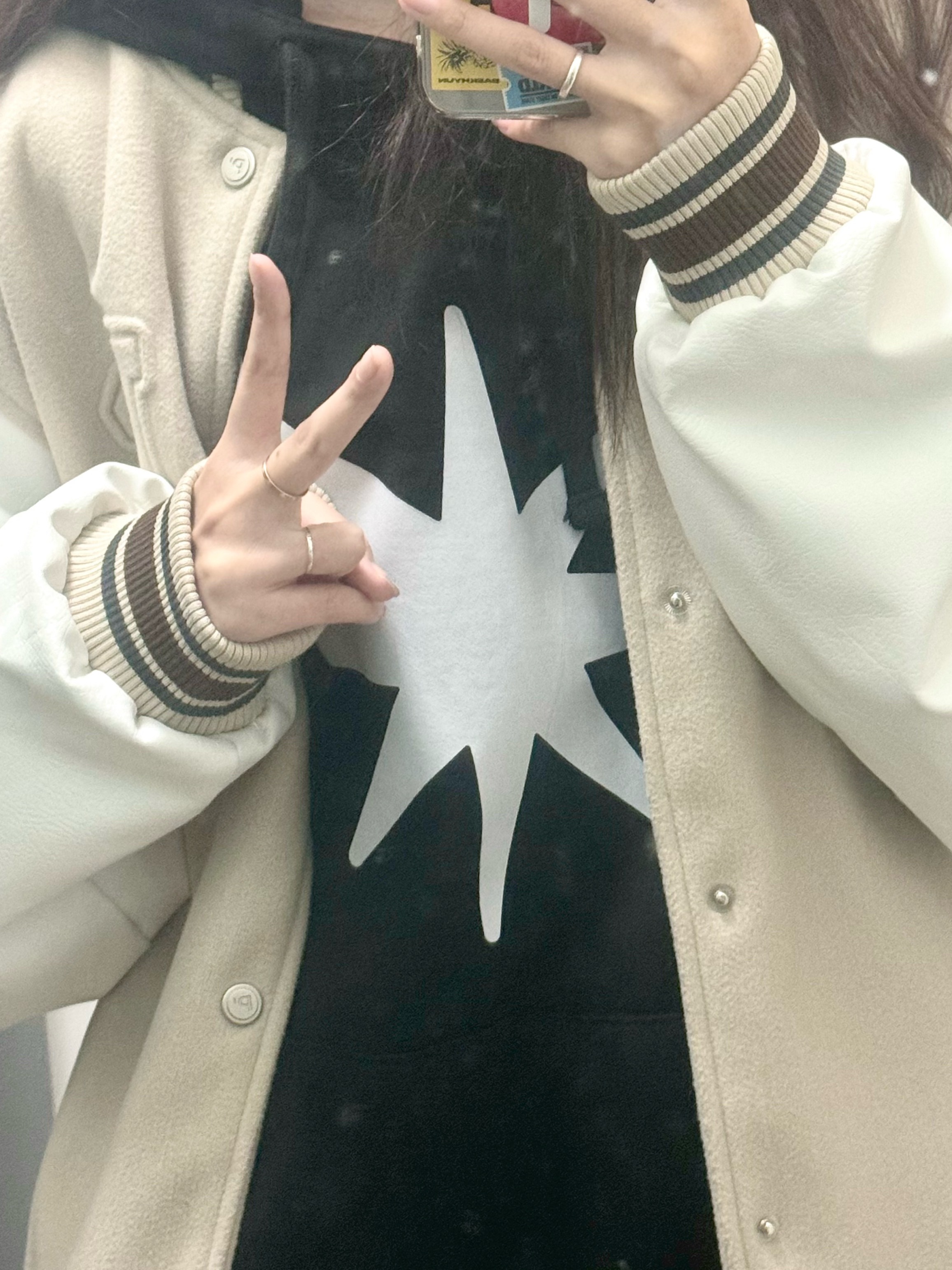这周末穿了这个prive外套回家 妈妈摸了摸问我你这外套里子布是棉麻的啊😲（因