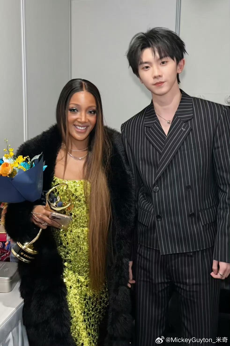 马嘉祺米奇后台合影马嘉祺米奇微博之夜合照 马嘉祺米奇微博之夜后台合照了📷我们s