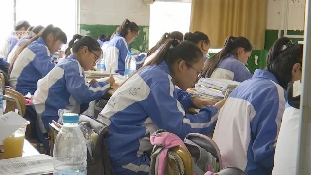 高二掉队｜别甩锅“难度大”，你就是懒+自欺欺人
很多高二生掉队后，总爱找借口：“