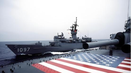 要是真打起来，中国导弹能不能把美军航母给干掉呢？答案是，几乎没可能，哪怕是鹰击-