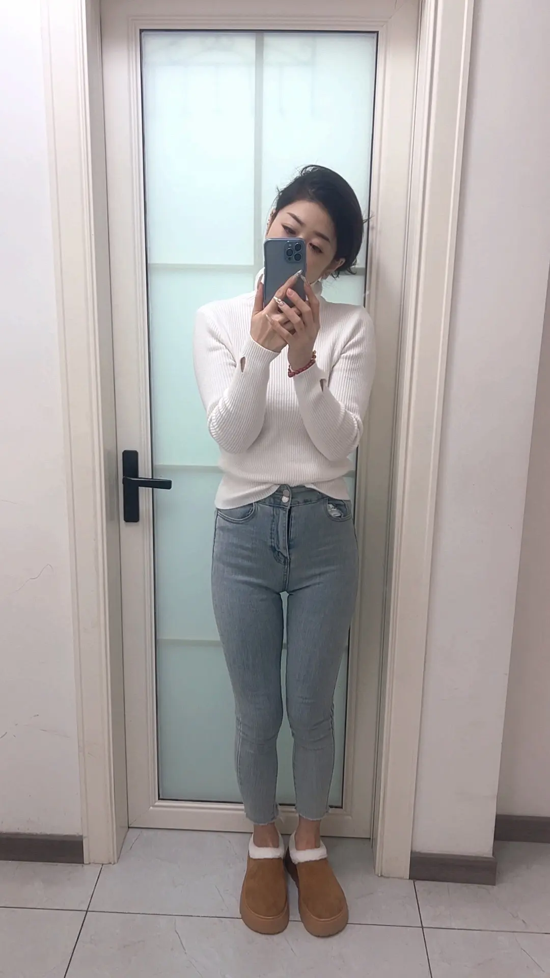 以前总以为所有的付出都可以得到回应的回报，可后来才知道，所有的真心都被...