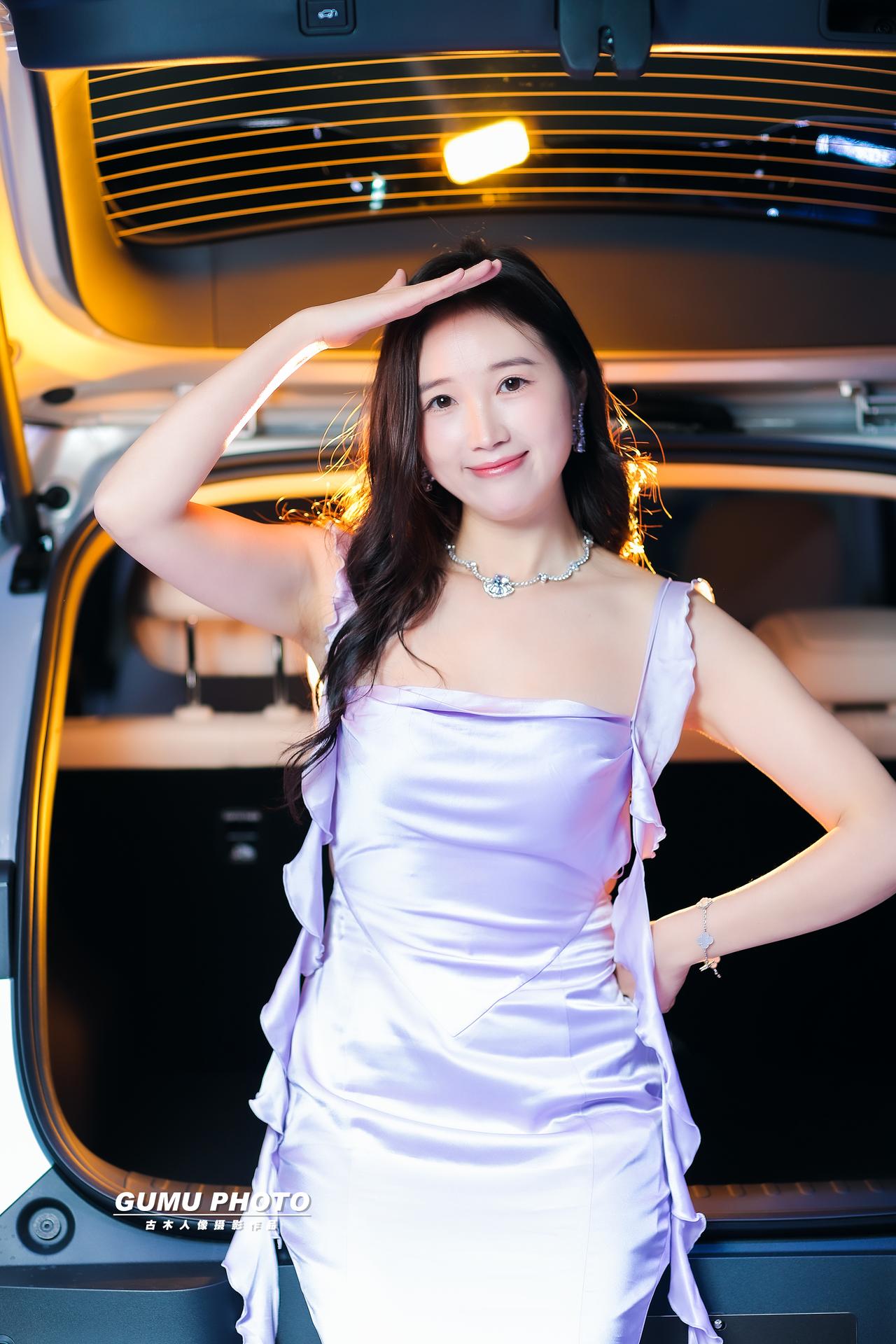 2025成都双十二车展长安启源展台模特小姐姐