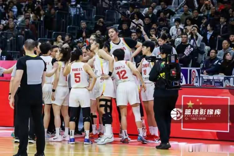 中国女篮赢了！83比71拿下巴西，世预赛以4胜1负的战绩画上圆满句号。
 

这