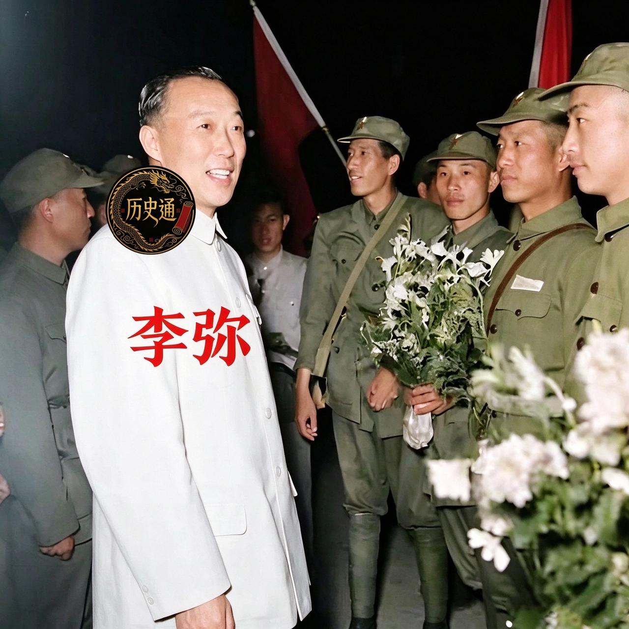 一九五三年十一月，缅泰交界的大其力，一道新搭的竹筏桥横在缅泰边河上。桥这头是盘踞