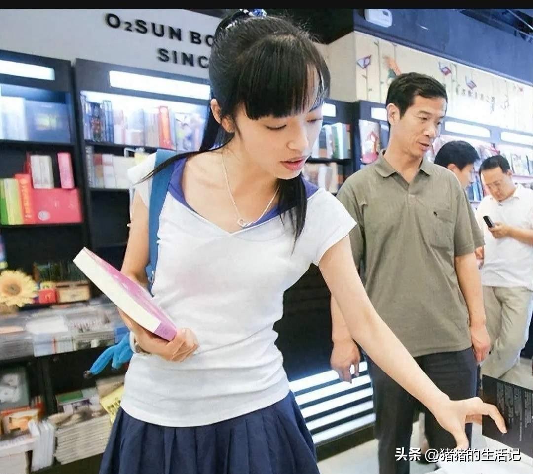 美呆了！
姚晨真的太有那种范儿了，虽然长得不是标准美女，但是怎么就气质那么好呢。