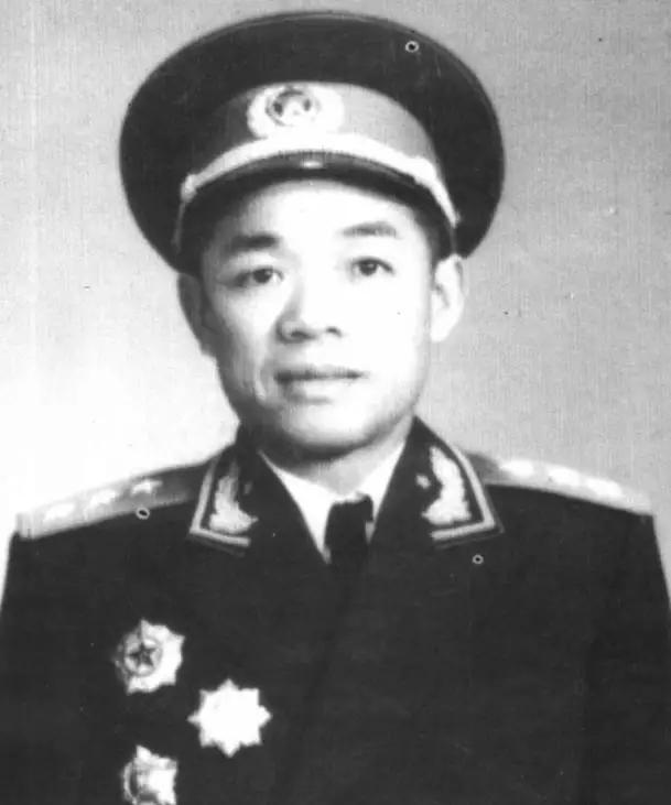 1986年，开国上将韩先楚病危，他放心不下跟了自己近20年的秘书姚科贵，就给总参