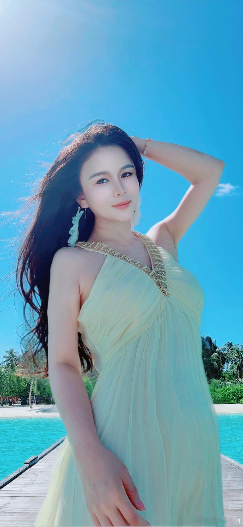 主持人刘美希  马代的水屋！挺好！还有鲨鱼🦈主持人刘美希的美丽图鉴