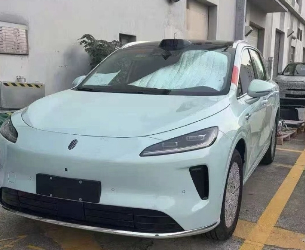 尚界H5的实车图被曝光整车前脸看起来有点像毛豆3焕新版[不愧是你][不愧是你]车