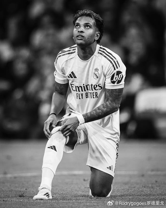 【ESPNBrasil】罗德里戈在受伤前几周就出现了膝盖疼痛。但他和皇家马德里的