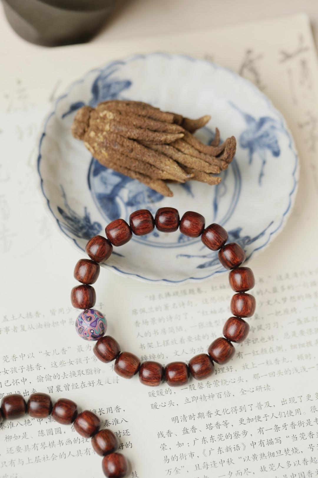 海黄原创【花岚】10x10mm 18/19颗油润光泽，形制高雅，其降香浓郁，不由