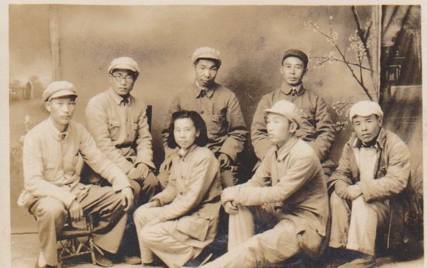 1969年，山西榆次女子监狱新来的女犯人引起了大家的好奇心。

别的犯人要么沉默