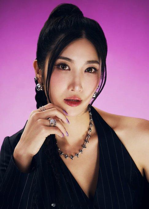 韩国歌手Ejae在英国BAFTA颁奖典礼演出后透露，Beyoncé现场盛赞其声音