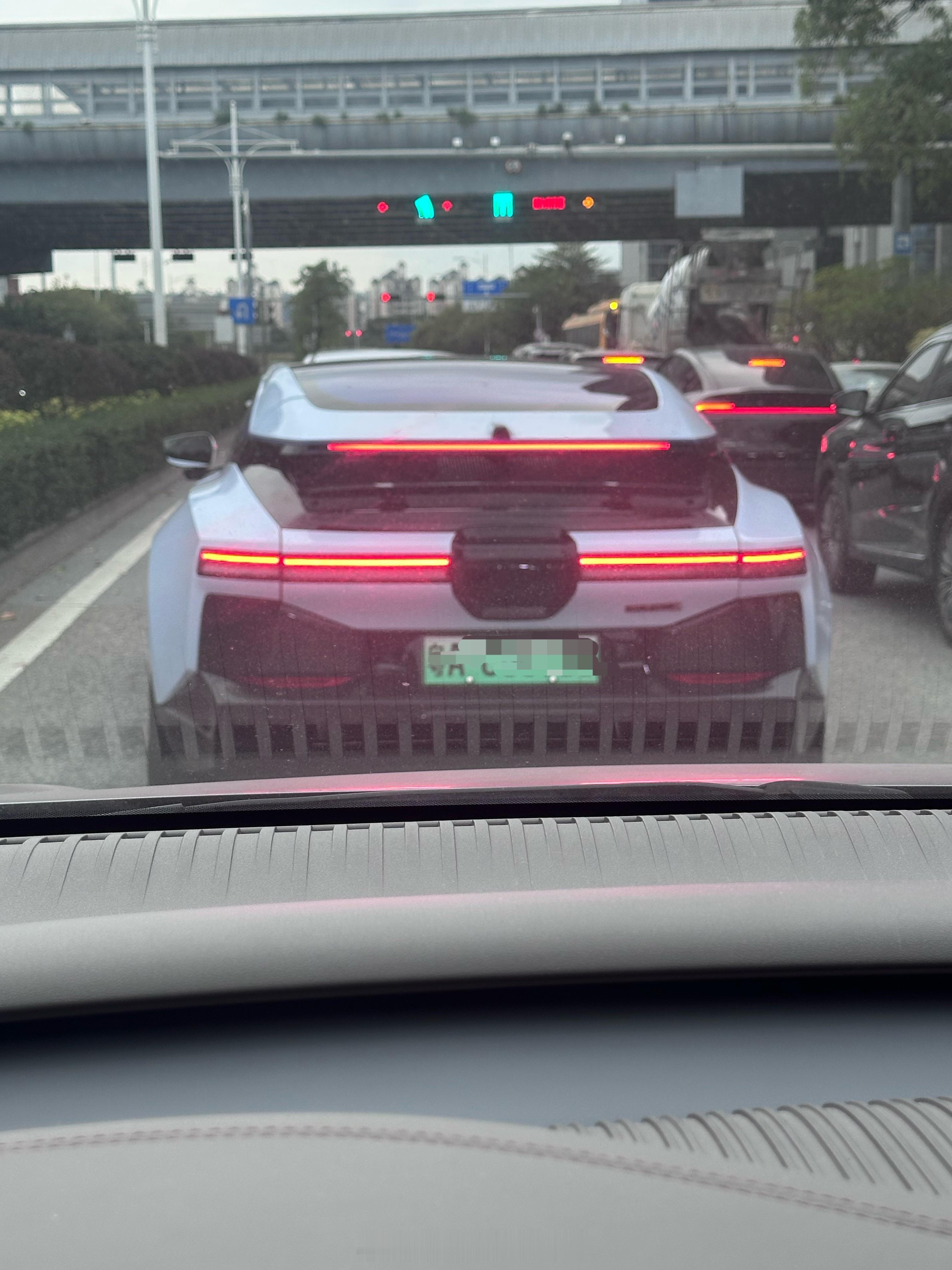 好久没见到高合了，不知道是不是同事那辆…… 