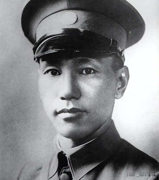 蒋介石晚年感慨：他用28年才看懂朱德，那支从八百人绝境中“繁殖”出的百万铁军，才