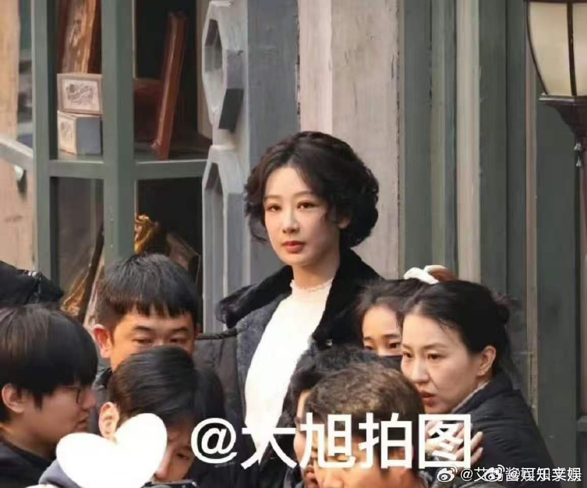 杨紫玉兰花开君再来路透生图杨紫卷毛生图杨紫玉兰花开君再来路透生图，哇塞， 